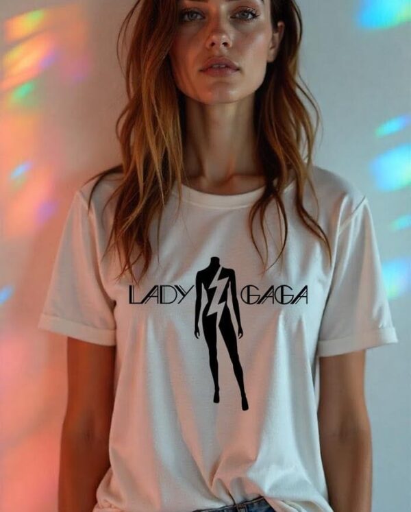 Tshirt Lady Gaga Manequim - branca